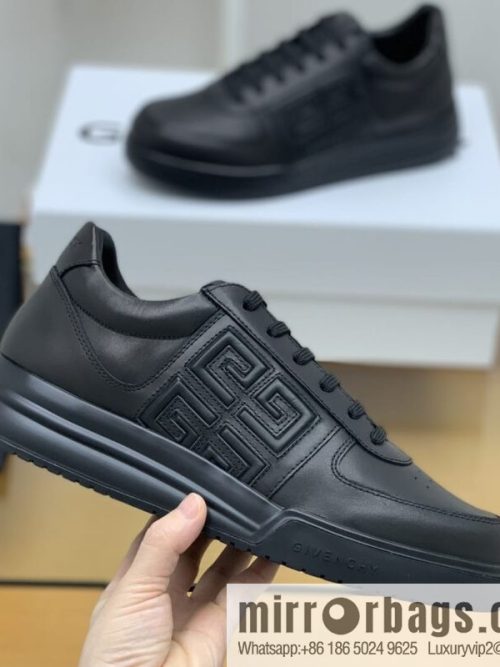 GIVENCHY Givenchy, made of leather, iconic printed 4 G pattern new men\'s sports and leisure shoes