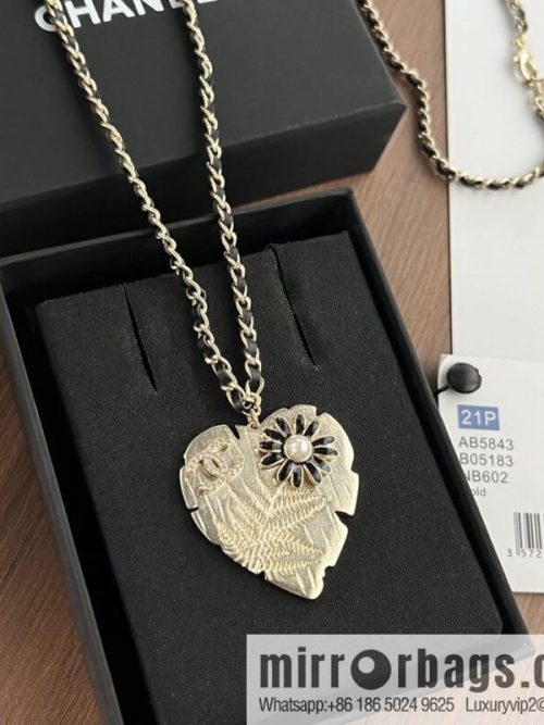 New ☑️ CHANEL Chanel double c black leather rope peach heart love necklace