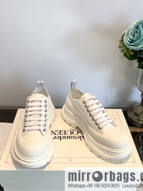 𝐀𝐥𝐞𝐱𝐚𝐧𝐝𝐞𝐫*𝐌𝐜𝐐𝐮𝐞𝐧 McQueen classic canvas platform white shoes