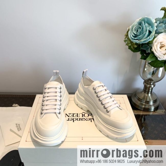 𝐀𝐥𝐞𝐱𝐚𝐧𝐝𝐞𝐫*𝐌𝐜𝐐𝐮𝐞𝐧 McQueen classic canvas platform white shoes