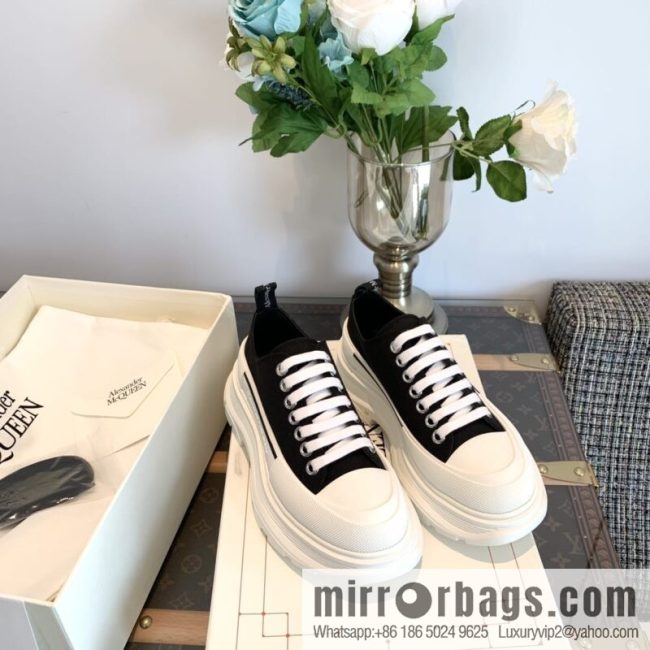 𝐀𝐥𝐞𝐱𝐚𝐧𝐝𝐞𝐫*𝐌𝐜𝐐𝐮𝐞𝐧 McQueen classic canvas platform white shoes