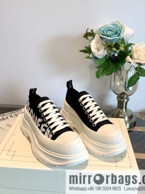 𝐀𝐥𝐞𝐱𝐚𝐧𝐝𝐞𝐫*𝐌𝐜𝐐𝐮𝐞𝐧 McQueen classic canvas platform white shoes