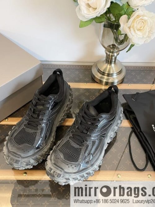 𝐁𝐚𝐥𝐞𝐧𝐜𝐢𝐚𝐠𝐚 Defender Balenciaga Vintage Tire Shoes
