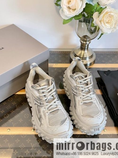𝐁𝐚𝐥𝐞𝐧𝐜𝐢𝐚𝐠𝐚 Defender Balenciaga Vintage Tire Shoes