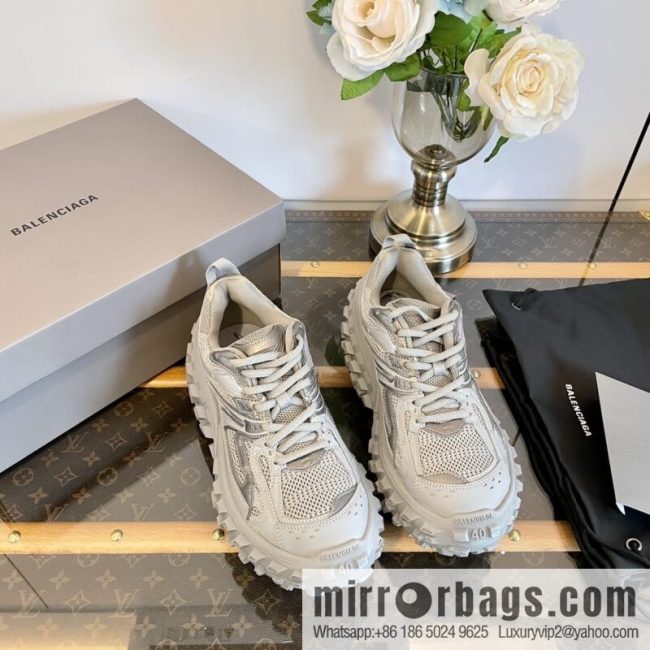 𝐁𝐚𝐥𝐞𝐧𝐜𝐢𝐚𝐠𝐚 Defender Balenciaga Vintage Tire Shoes