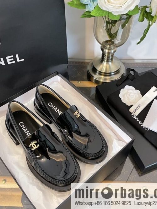 Chanel small fragrance double logo buckle patent leather loafers