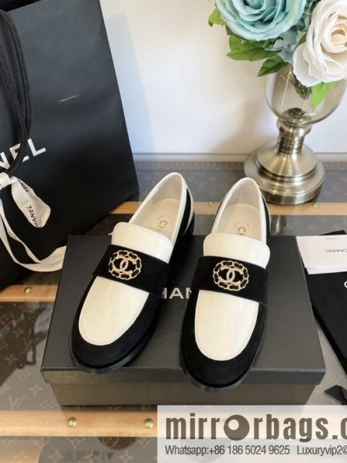 Chanel | Xiaoxiang badge rhinestone loafers