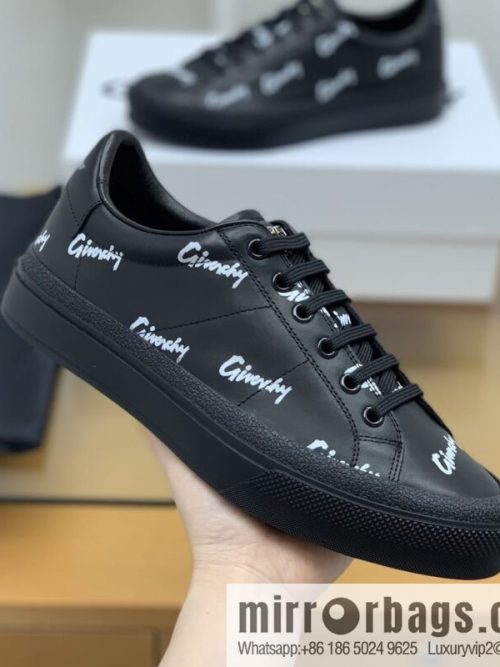 GIVENCHY, made of leather, iconic love printed pattern new men\'s casual shoes
