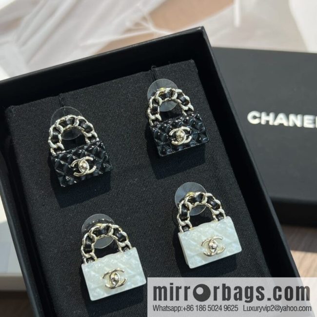 New ☑️ CHANEL Chanel c1 double c lock bag stud earrings