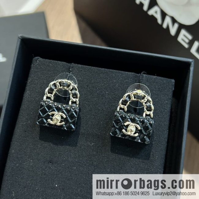 New ☑️ CHANEL Chanel c1 double c lock bag stud earrings - Image 2