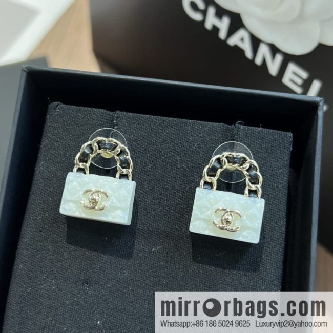 New ☑️ CHANEL Chanel c1 double c lock bag stud earrings - Image 3