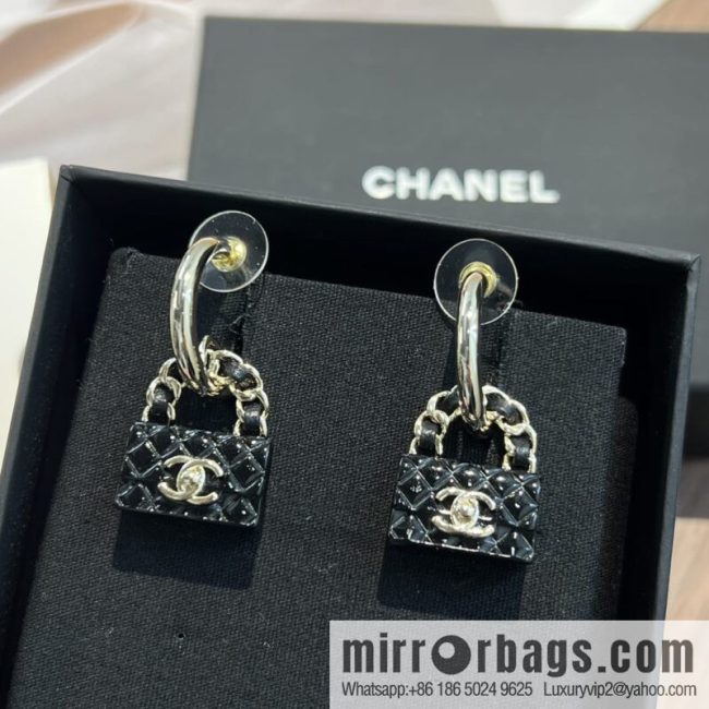 New ☑️ CHANEL Chanel c2 double c lock bag stud earrings - Image 3