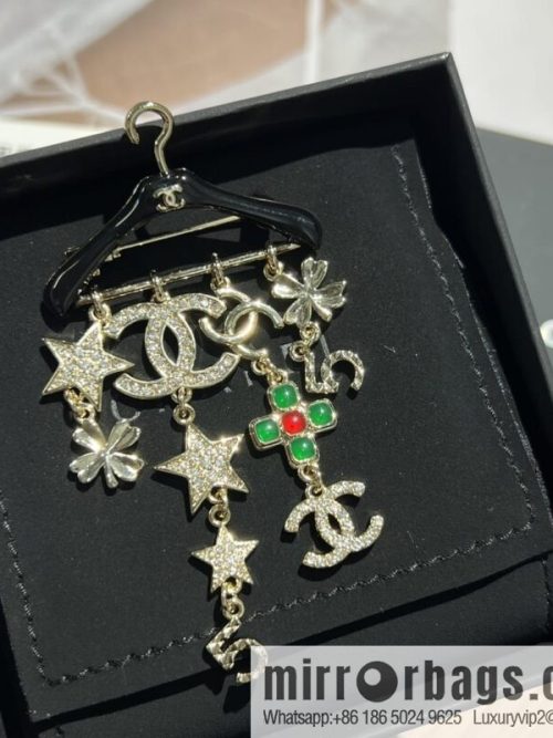 New ☑️ CHANEL Chanel double c hanger fringed brooch