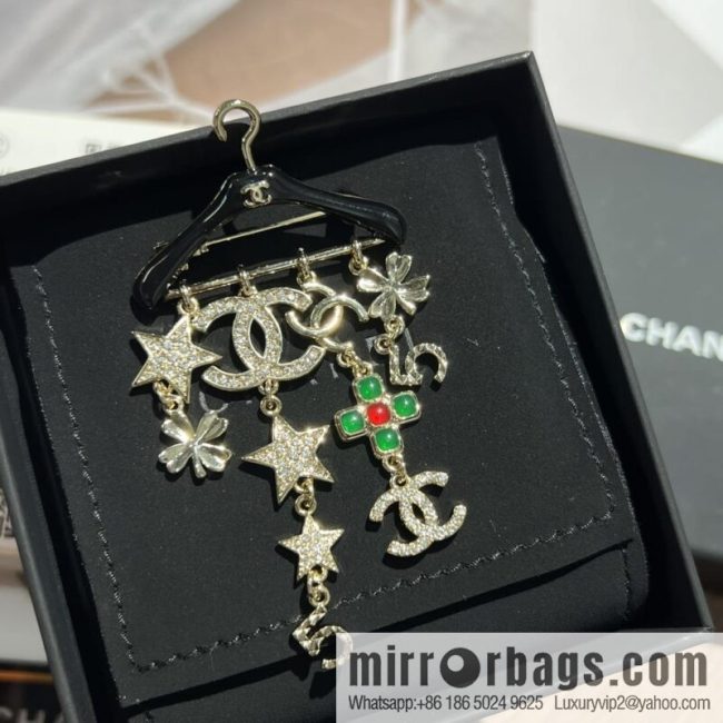 New ☑️ CHANEL Chanel double c hanger fringed brooch