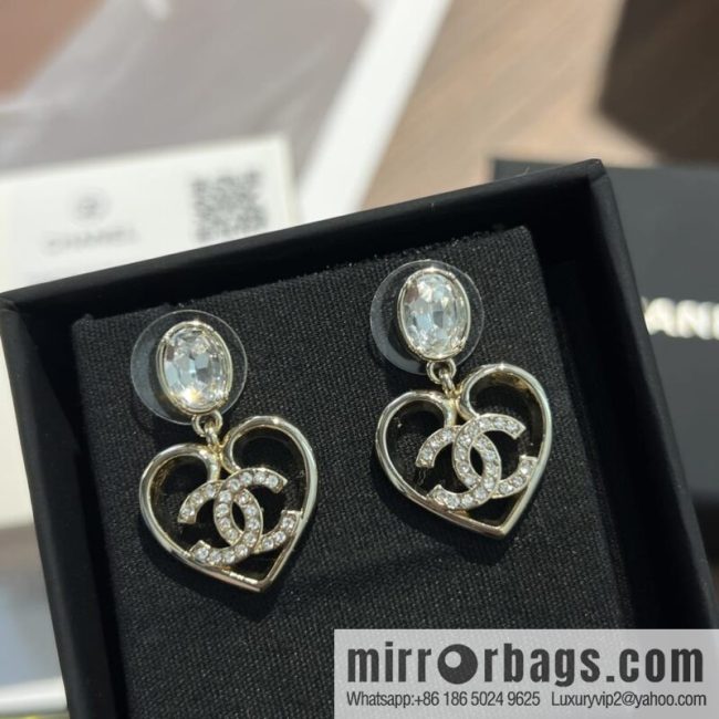 New ☑️ CHANEL Chanel c2 double c gold peach heart love stud earrings