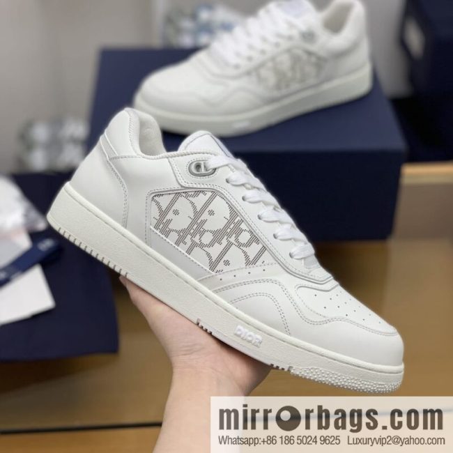 Dior uses black smooth cow leather (fabric) carefully made men\'s low-top sneakers