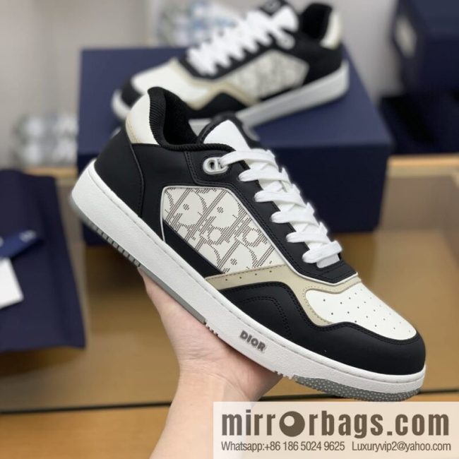 Dior uses black smooth cow leather (fabric) carefully made men\'s low-top sneakers