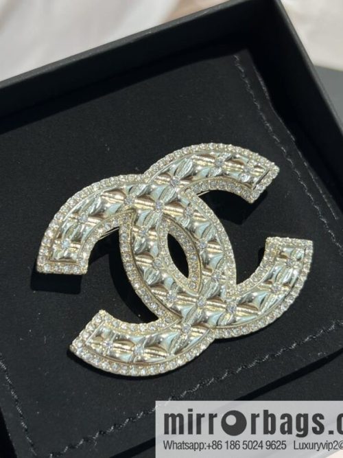 New ☑️ CHANEL Chanel double c diamond brooch