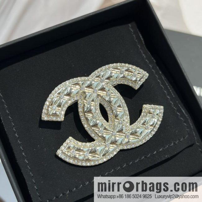 New ☑️ CHANEL Chanel double c diamond brooch