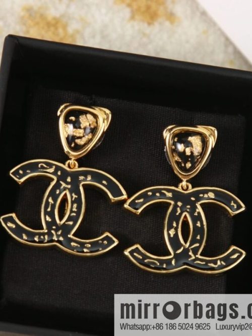 New ☑️ CHANEL Chanel c2 double c triangle gold edge stud earrings