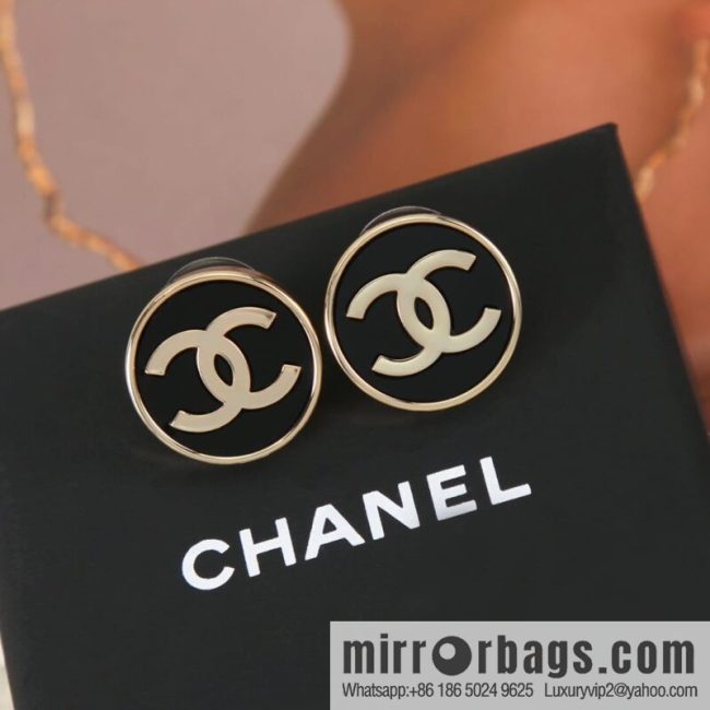 New ☑️ CHANEL Chanel c1 double c round stud earrings