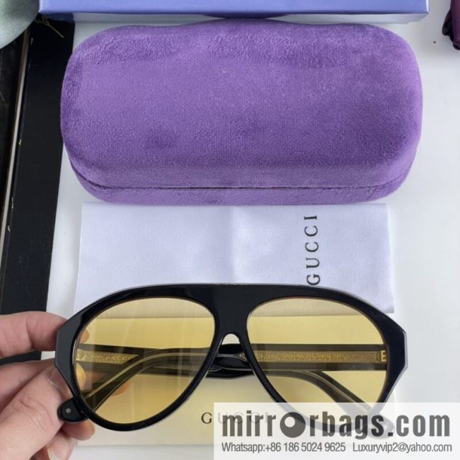 GUCCI Gucci Classic Unisex Sunglasses - Image 2