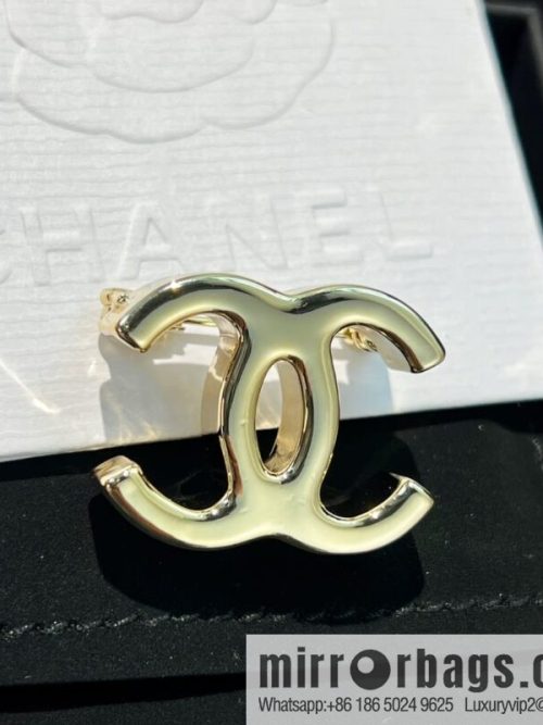 New ☑️ Chanel double c gold brooch