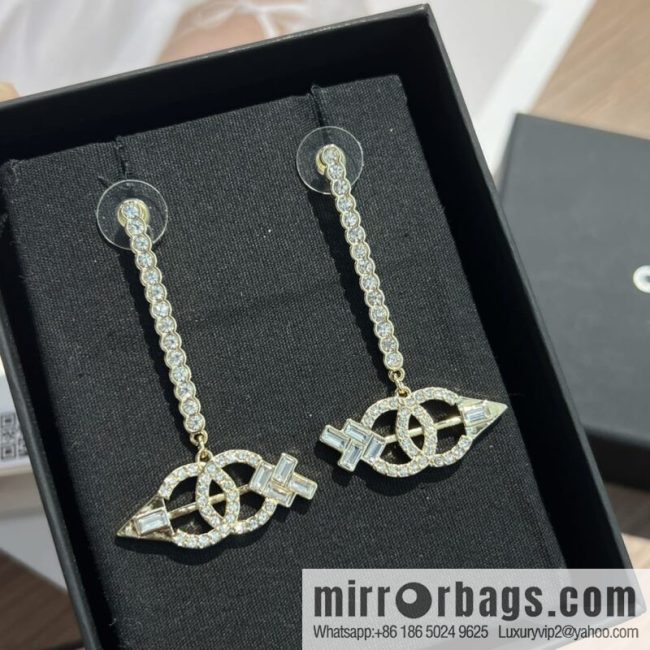 New ☑️ CHANEL Chanel double c arrow stud earrings