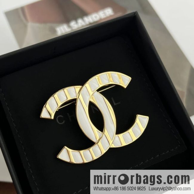 New ☑️ Chanel double c white stripe brooch