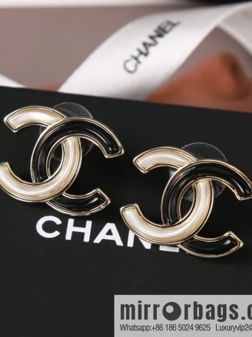 New ☑️ CHANEL Chanel c1 double c black and white stud earrings