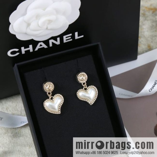 New ☑️ CHANEL Chanel c2 double c peach heart love stud earrings - Image 4