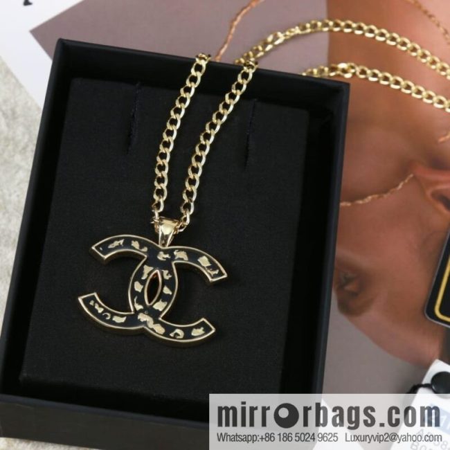 New ☑️ CHANEL Chanel double c black enamel necklace