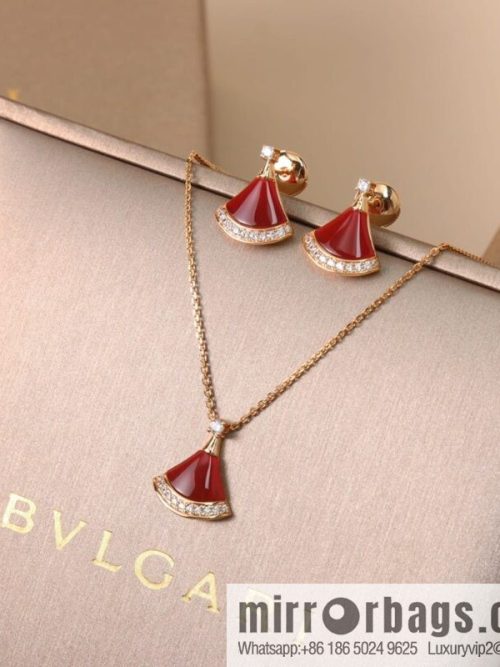 BVLGARI Bulgari classic red chalcedony white fritillary fan necklace stud earrings