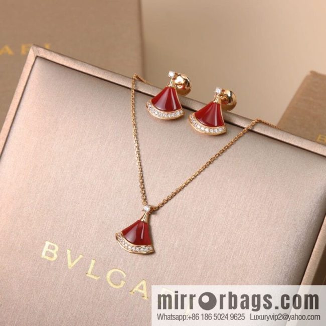BVLGARI Bulgari classic red chalcedony white fritillary fan necklace stud earrings