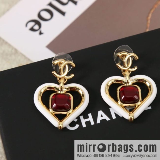 New ☑️ CHANEL Chanel c2 double c peach heart love stud earrings - Image 3