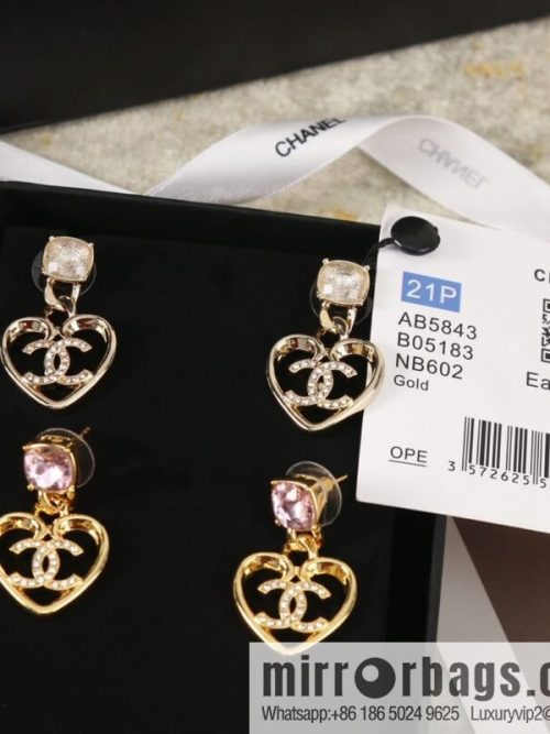 New ☑️ CHANEL Chanel c2 peach heart love stud earrings