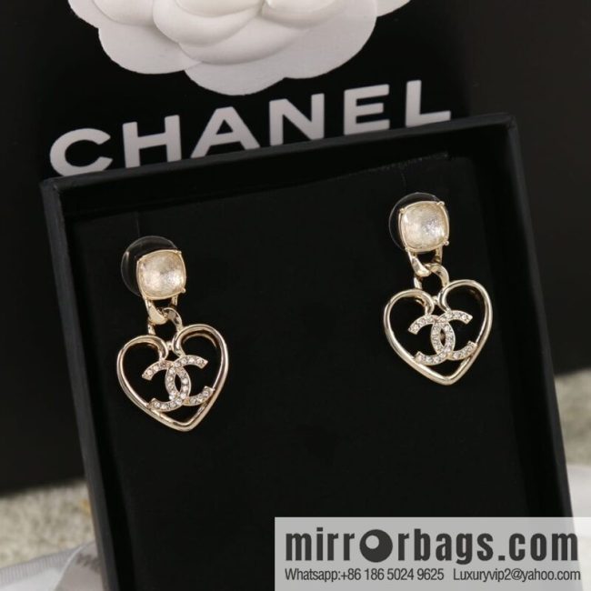 New ☑️ CHANEL Chanel c2 peach heart love stud earrings - Image 2