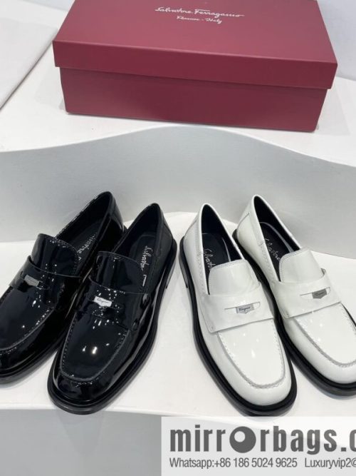 SF ✔️ 2022Salvatore Ferragamo ✔️ New! Ferragamo Vintage coin loafers