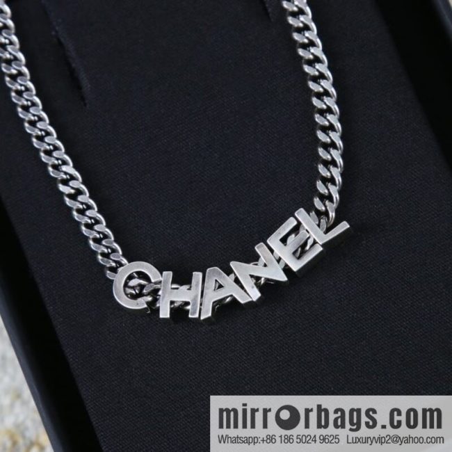 New ☑️ CHANEL Chanel medieval chain strap letter necklace - Image 2