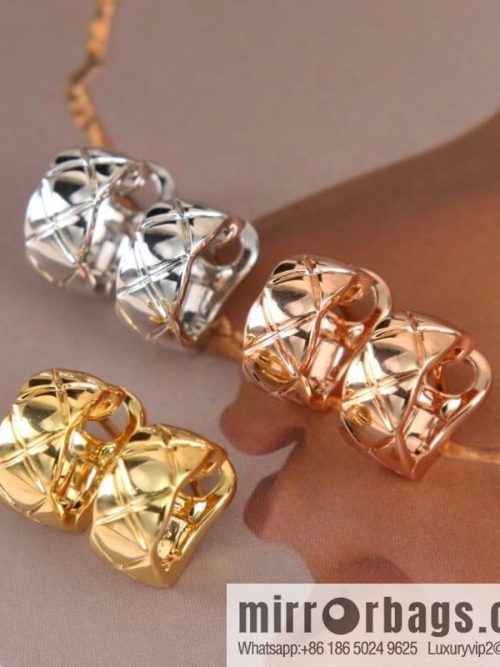New ☑️ CHANEL Chanel coco crush series rhombus earrings