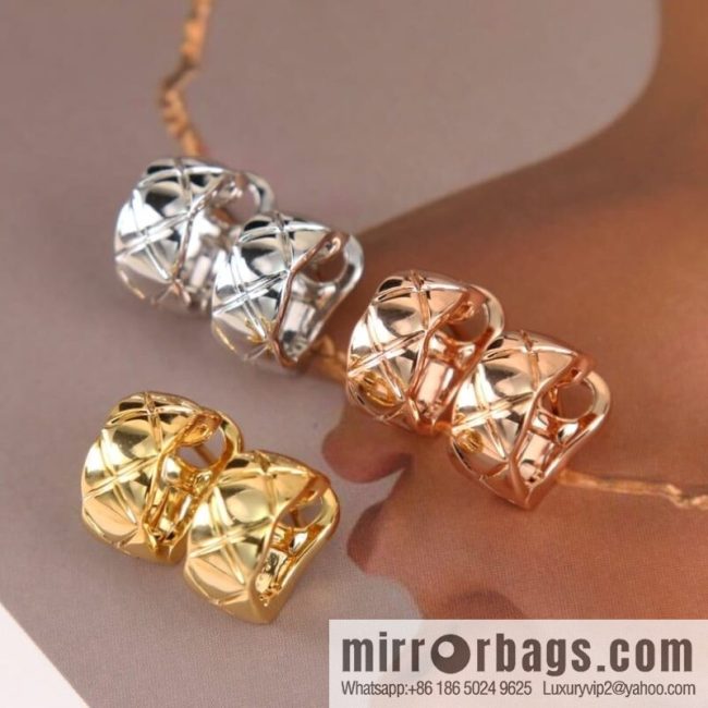 New ☑️ CHANEL Chanel coco crush series rhombus earrings