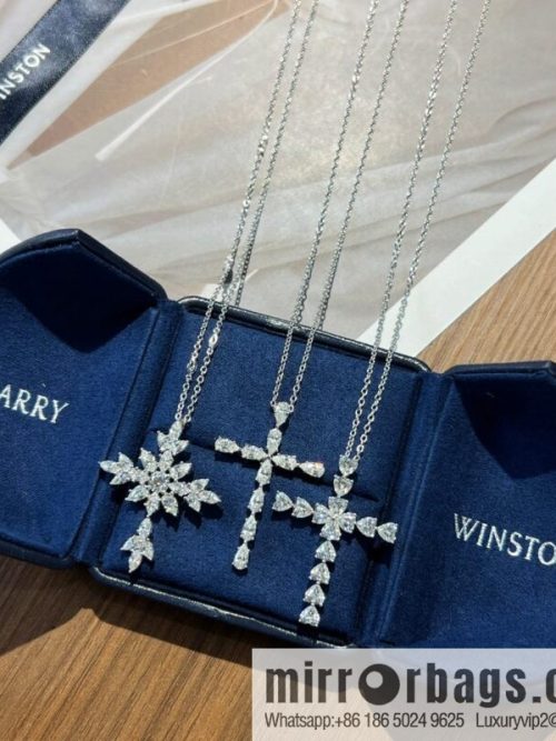 HARRY WINSTON HW Harry Winston cross Cross necklace