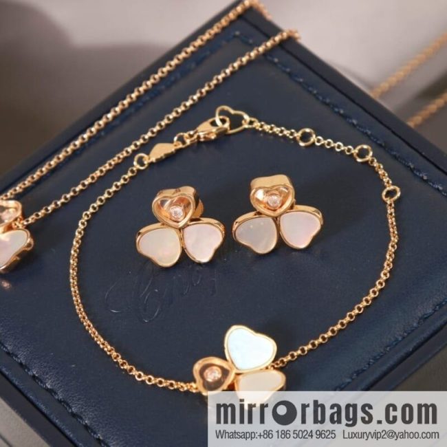 Chopard HAPPY HEARTS three love white shell necklace