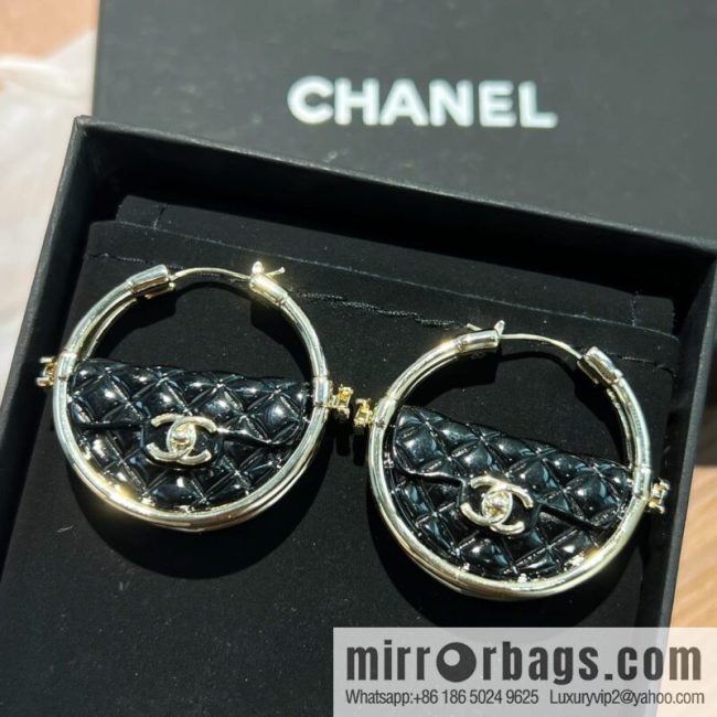 New ☑️ CHANEL Chanel c1 double c round black stud earrings