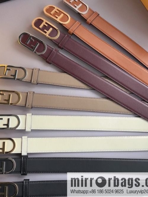 Fendi Fendi, Ladies 3.0cm Corresponds to Logo Metal Buckle Cowhide Belt