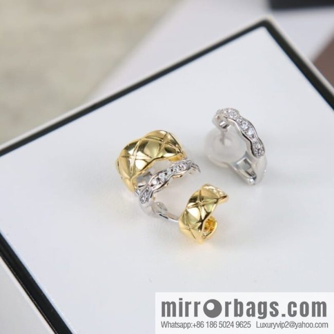 New ☑️ CHANEL Chanel coco crush series rhombus asymmetric stud earrings