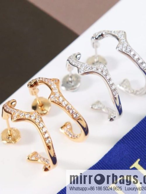 New ☑️ DIOR Dior full diamond vine stud earrings