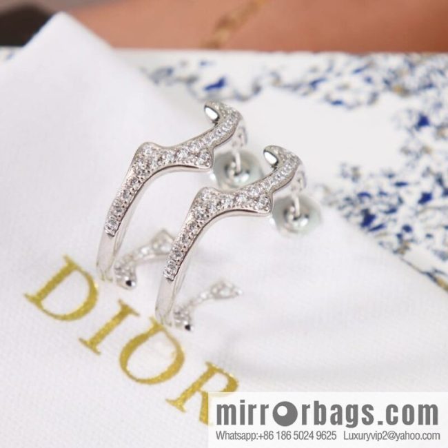 New ☑️ DIOR Dior full diamond vine stud earrings - Image 2