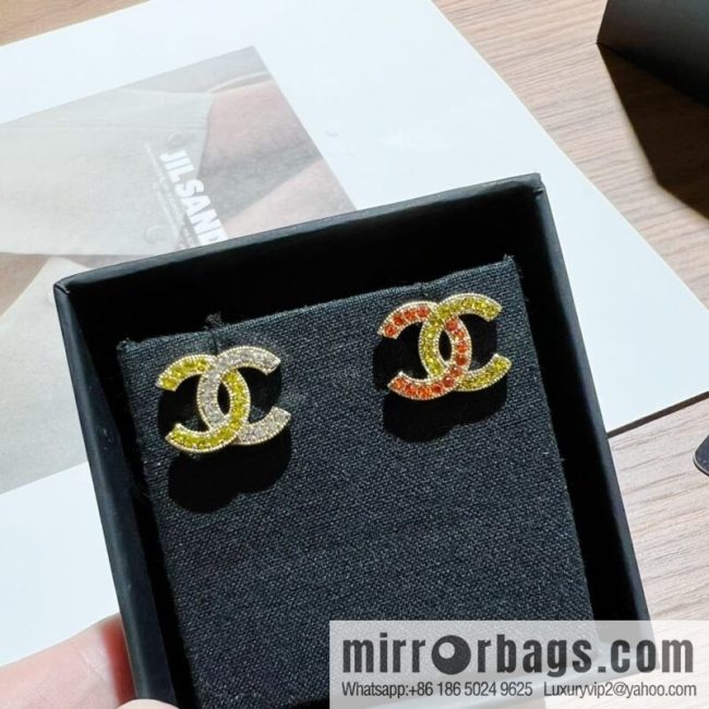 New ☑️ CHANEL Chanel c1 double c color diamond color matching earrings