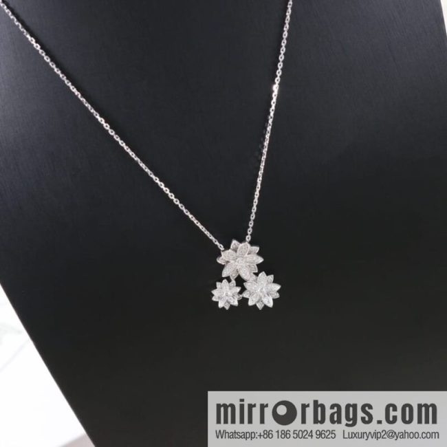 Van Cleef & Arpels lotus necklace
